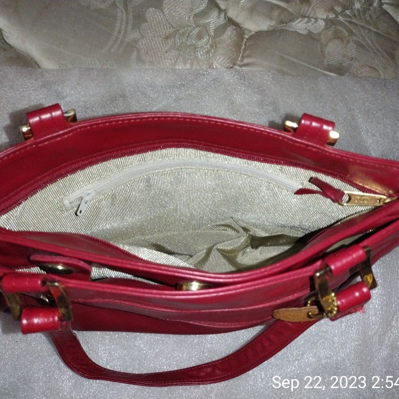 SAS Handbag - Picture 4 of 7